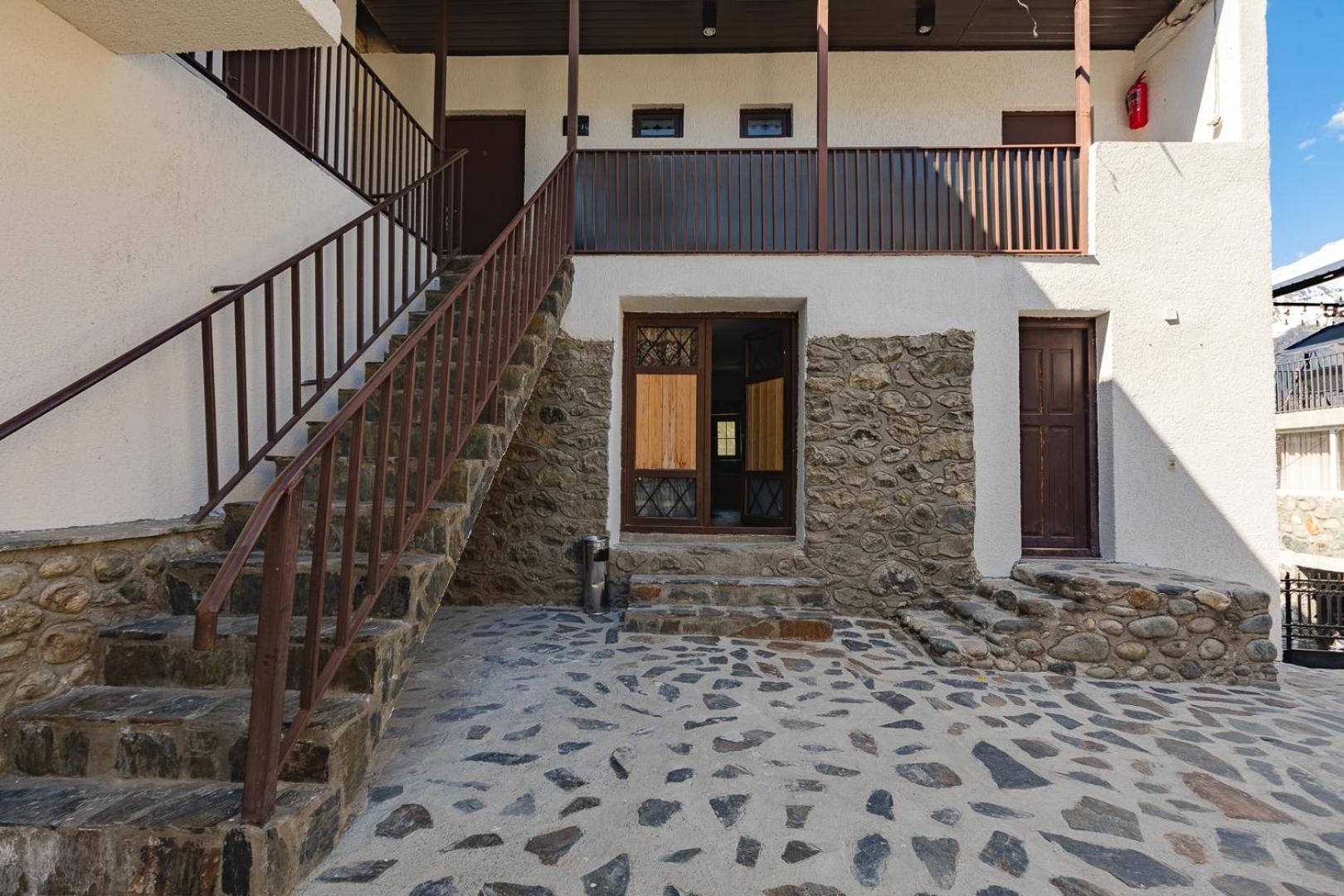 Guesthouse Of Manoni Ratiani Mestia Exterior foto